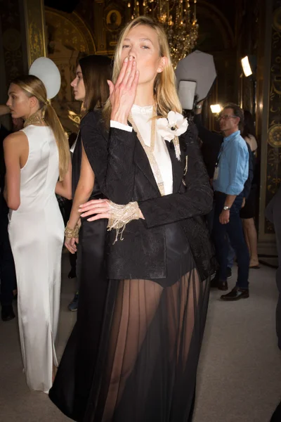 Look 50